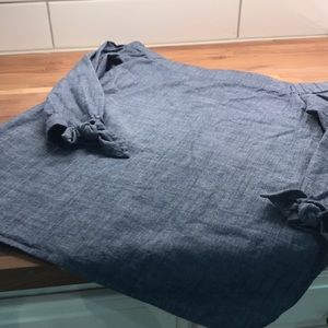 Off the shoulder Banana Republic Blouse